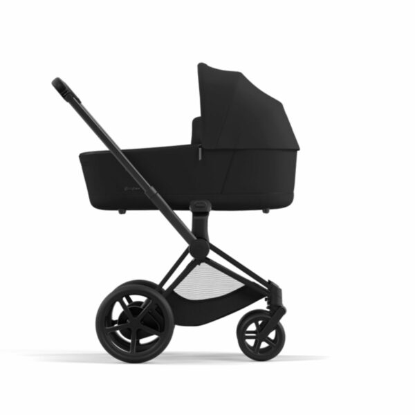 Luxe Cybex e-priam kinderwagen met elektrische ondersteuning voor moeiteloze ritten, comfort en veiligheid voor je baby, beschikbaar bij The BabyStore.