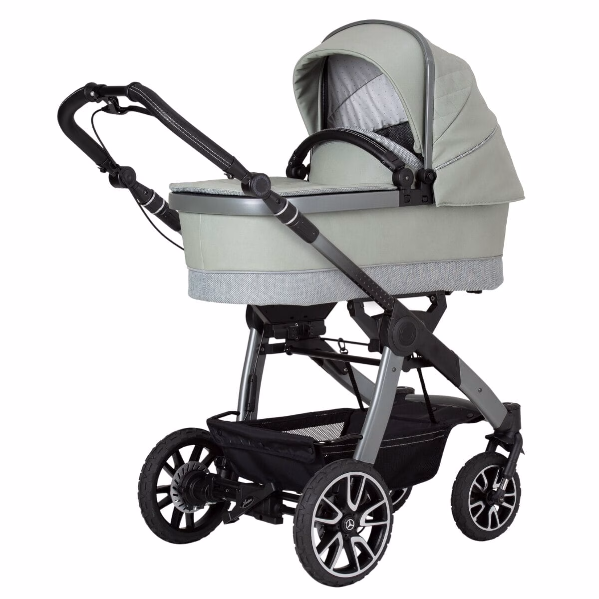 Mercedes-Benz Avantgarde Kinderwagen Sage Green – luxe 2-in-1 kinderwagen met afzonderlijke reiswieg en zitunit, zwartzilveren velgen en hoogwaardige afwerking in sage green.